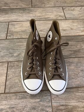 Converse Men's Chuck Taylor All Star Leather High Top Casual Sneakers
